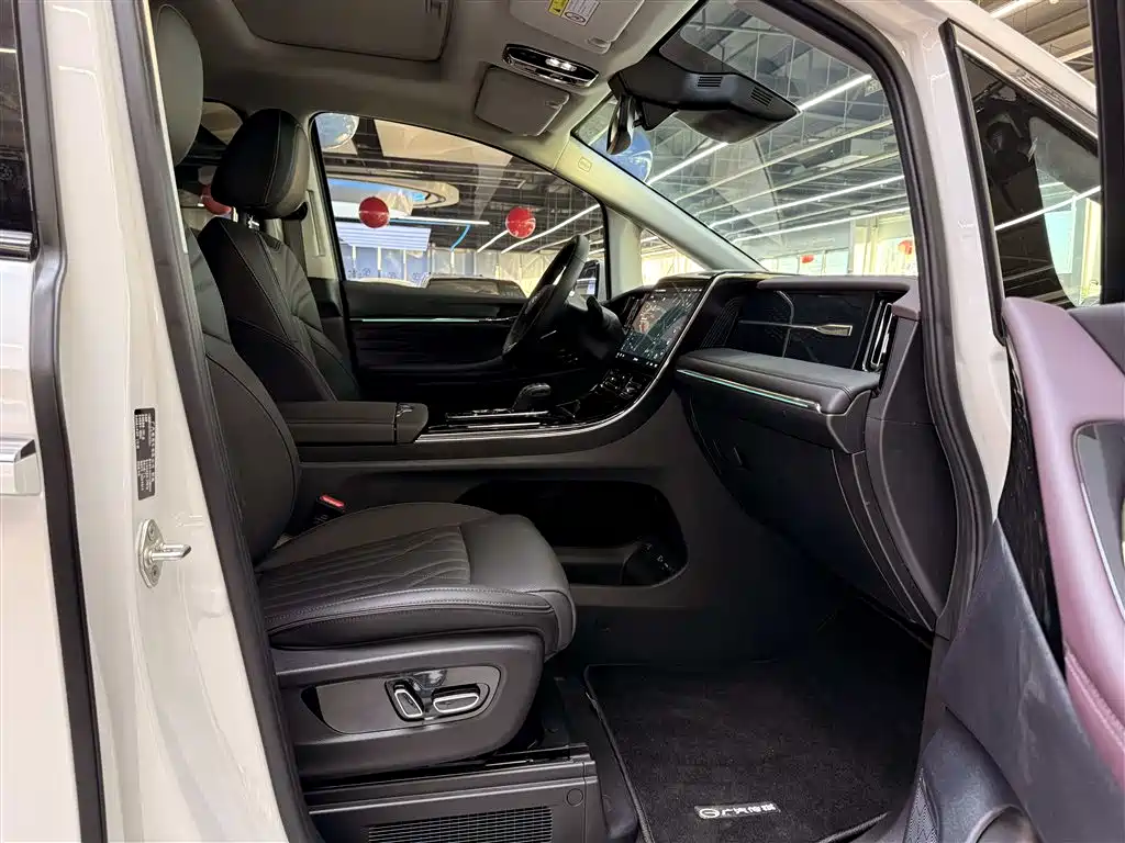 GAC Trumpchi Trumpchi M8 2024 Master Series 400T Ultimate Edition фото 15