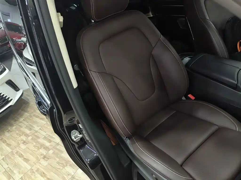 Mercedes-Benz V-Class 2022 V 260 Prestige Edition фото 25