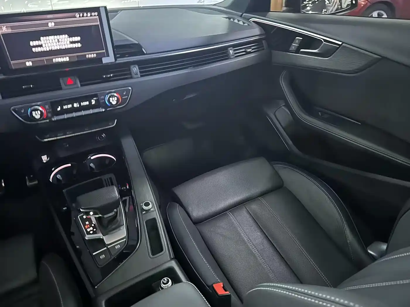 Audi A4L 2024 40 TFSI Luxury Dynamic фото 12