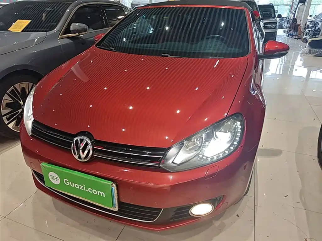 Volkswagen Golf (Import) 2012 1.4TSI Luxury Convertible Edition фото 3