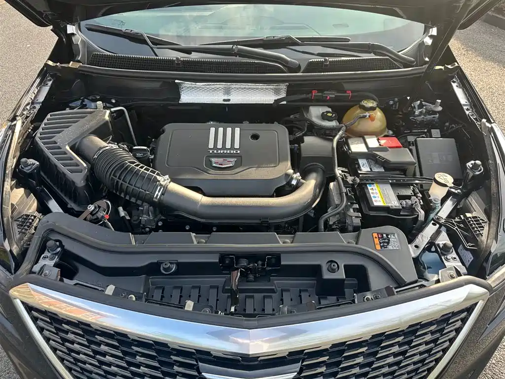 CADILLAC XT5