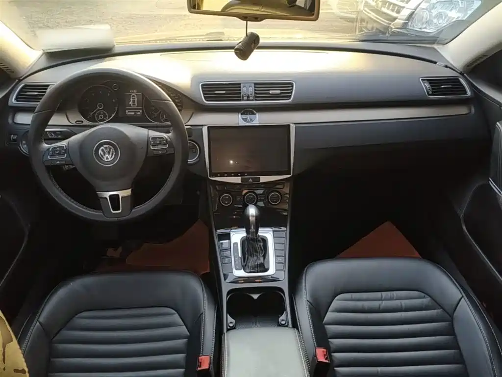 Volkswagen Magotan 2016 1.8TSI 25th Anniversary Edition фото 10
