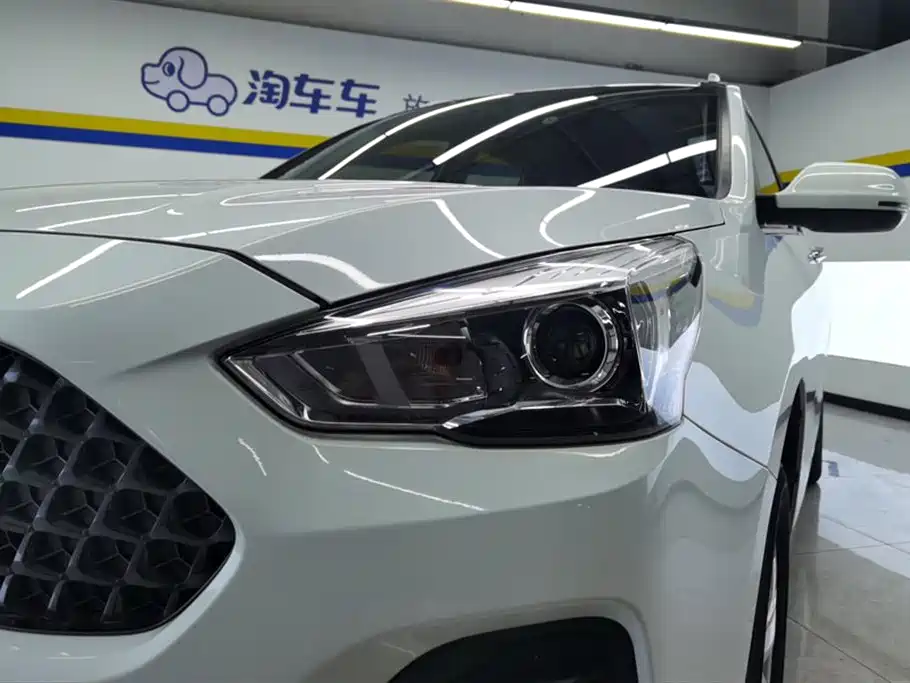 Haval M6 2019 1.5T Manual 2WD Urban Type China VI фото 5