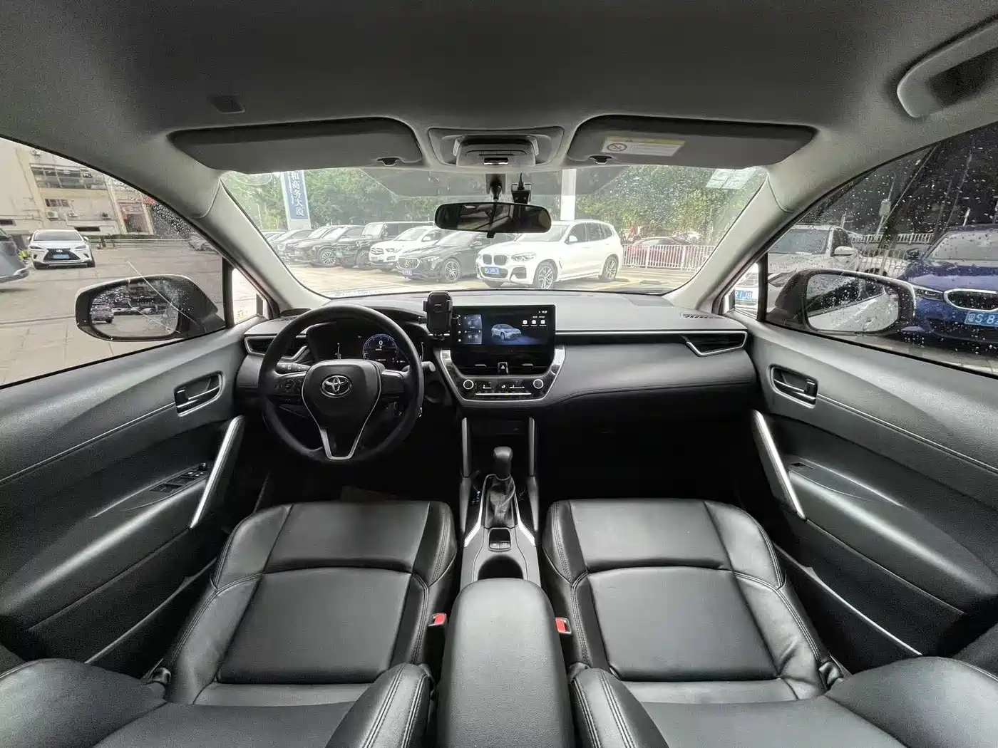 Toyota Frontlander 2023 2.0L CVT Elite Edition фото 13