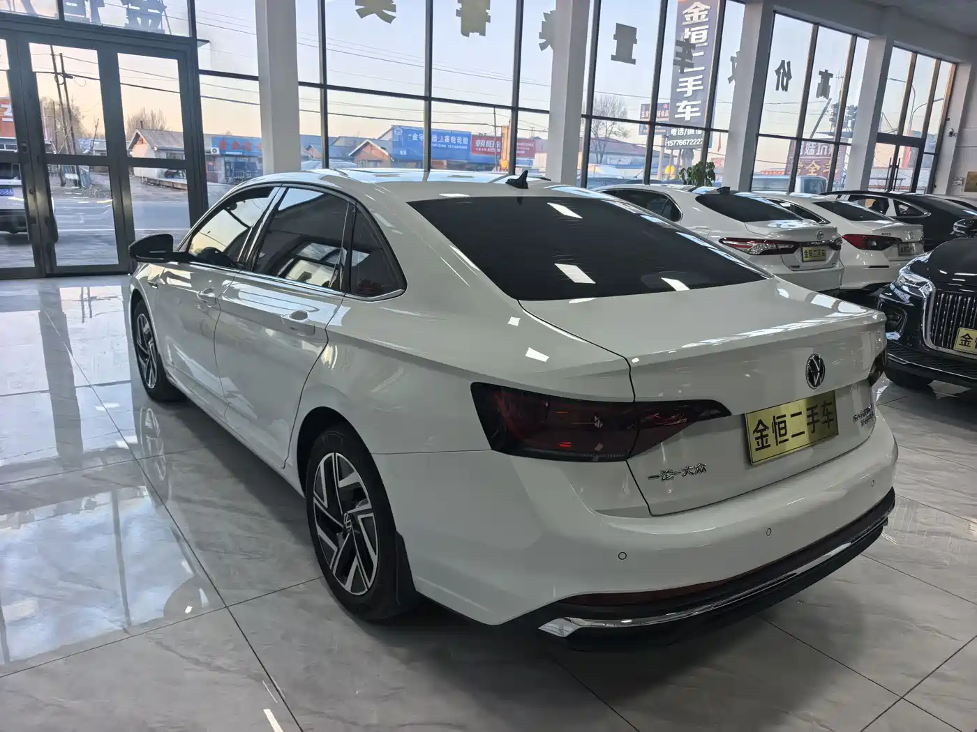 Volkswagen Sagitar 2025 300TSI DSG Flying Leap Edition фото 6