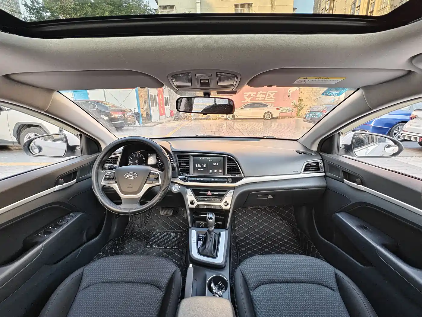 Hyundai Elantra 2016 Model 1.6L Automatic Smart Elite фото 6