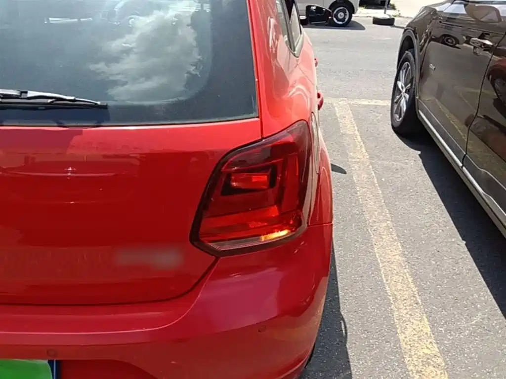 Volkswagen Polo 2016 1.6L Automatic Comfort фото 8