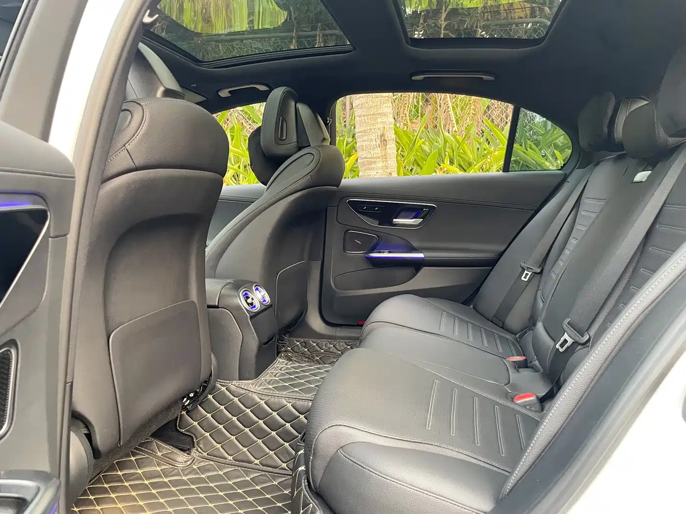 Mercedes-Benz C-Class 2023 Facelift C 260 L Sport Edition фото 6