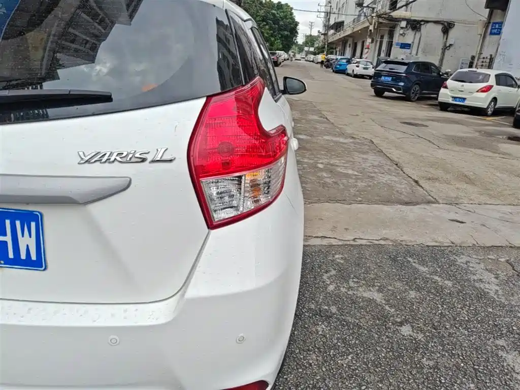 Toyota YARiS L Zhi Xuan 2014 1.5G Automatic Dynamic Edition фото 8