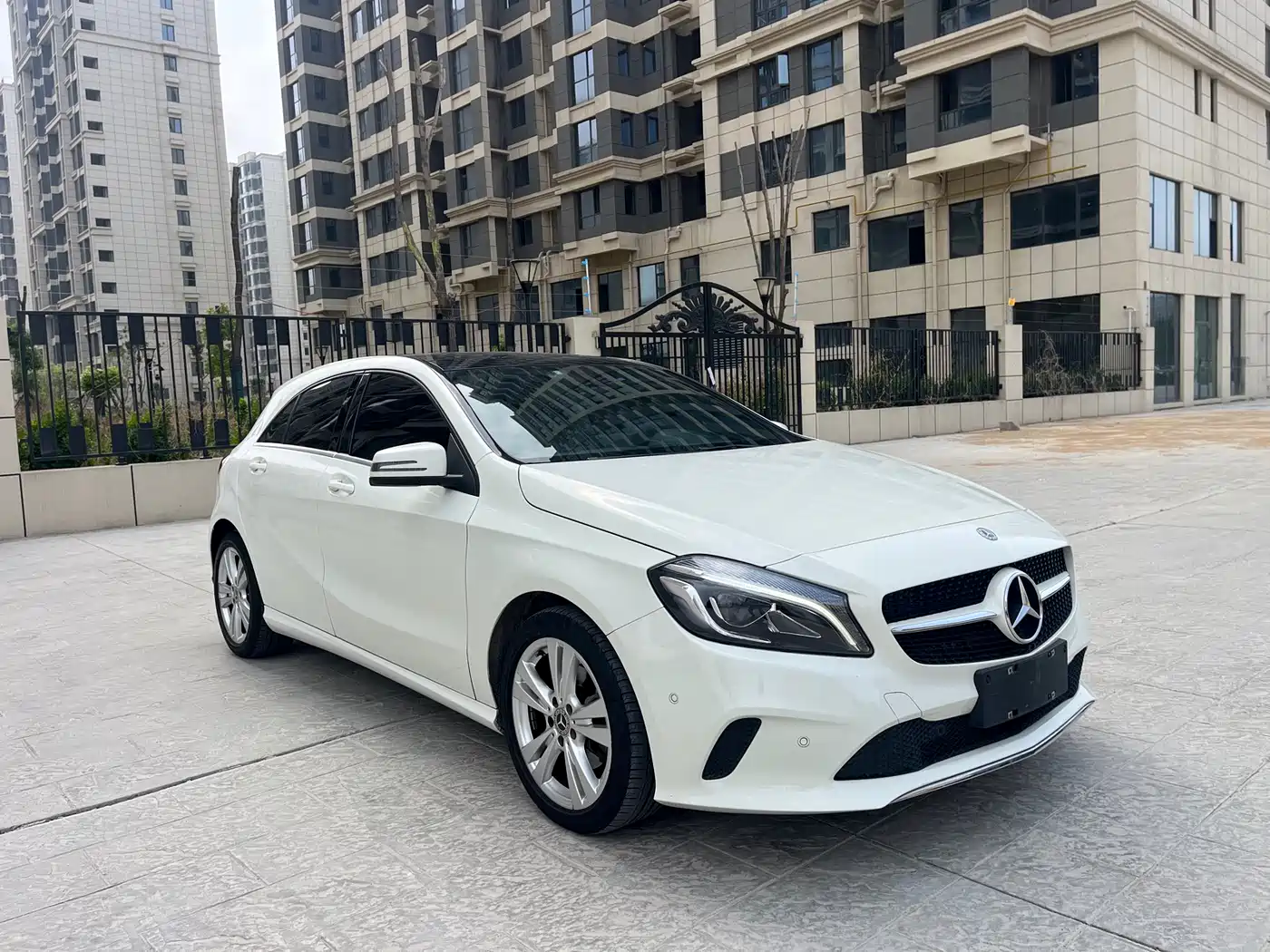 Mercedes-Benz A-Class (Import) 2018 A 200 Sport фото 3