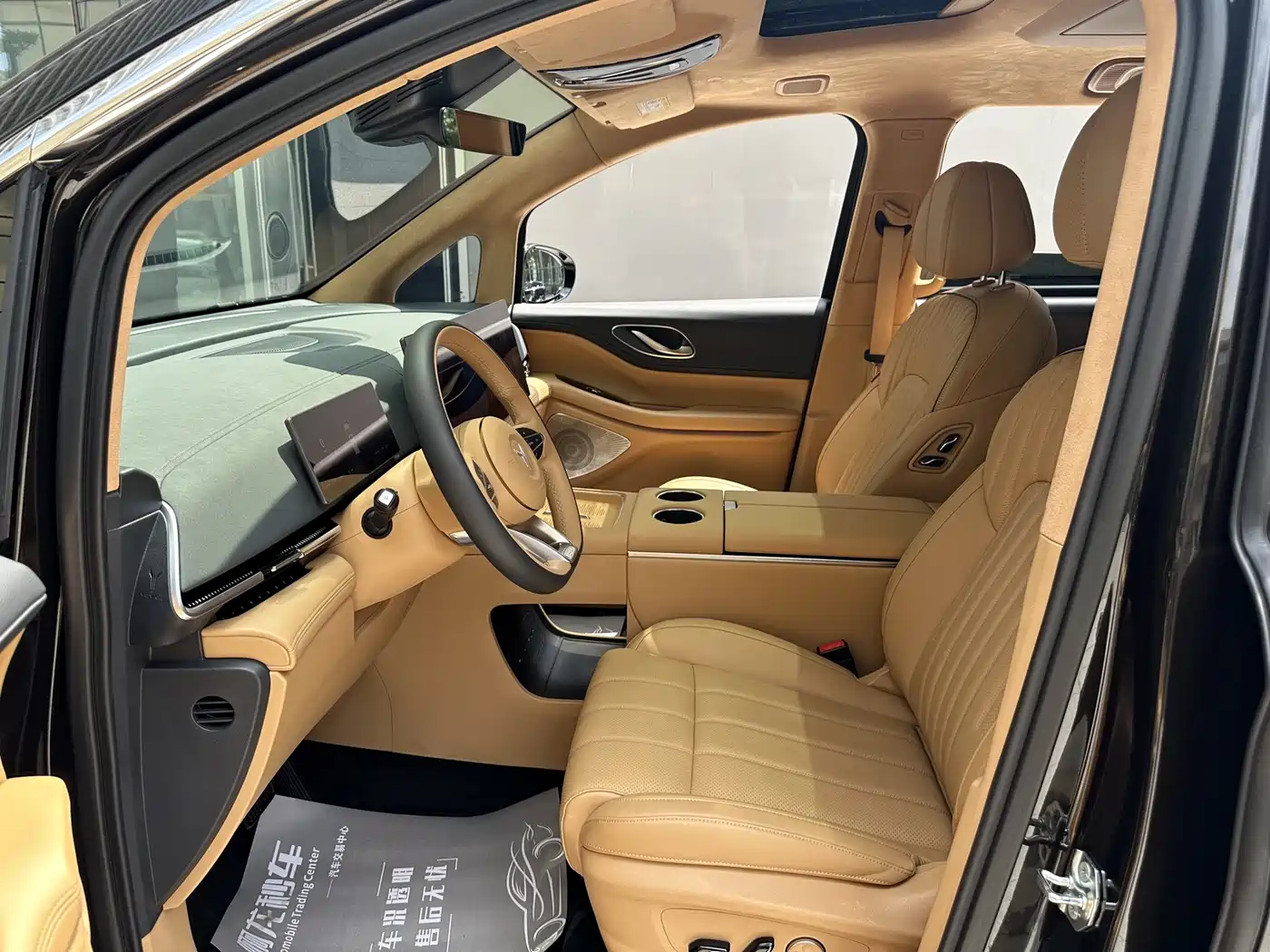 Voyah Auto Voyah Dreamer 2025 PHEV AWD Flagship Kunpeng Edition фото 18