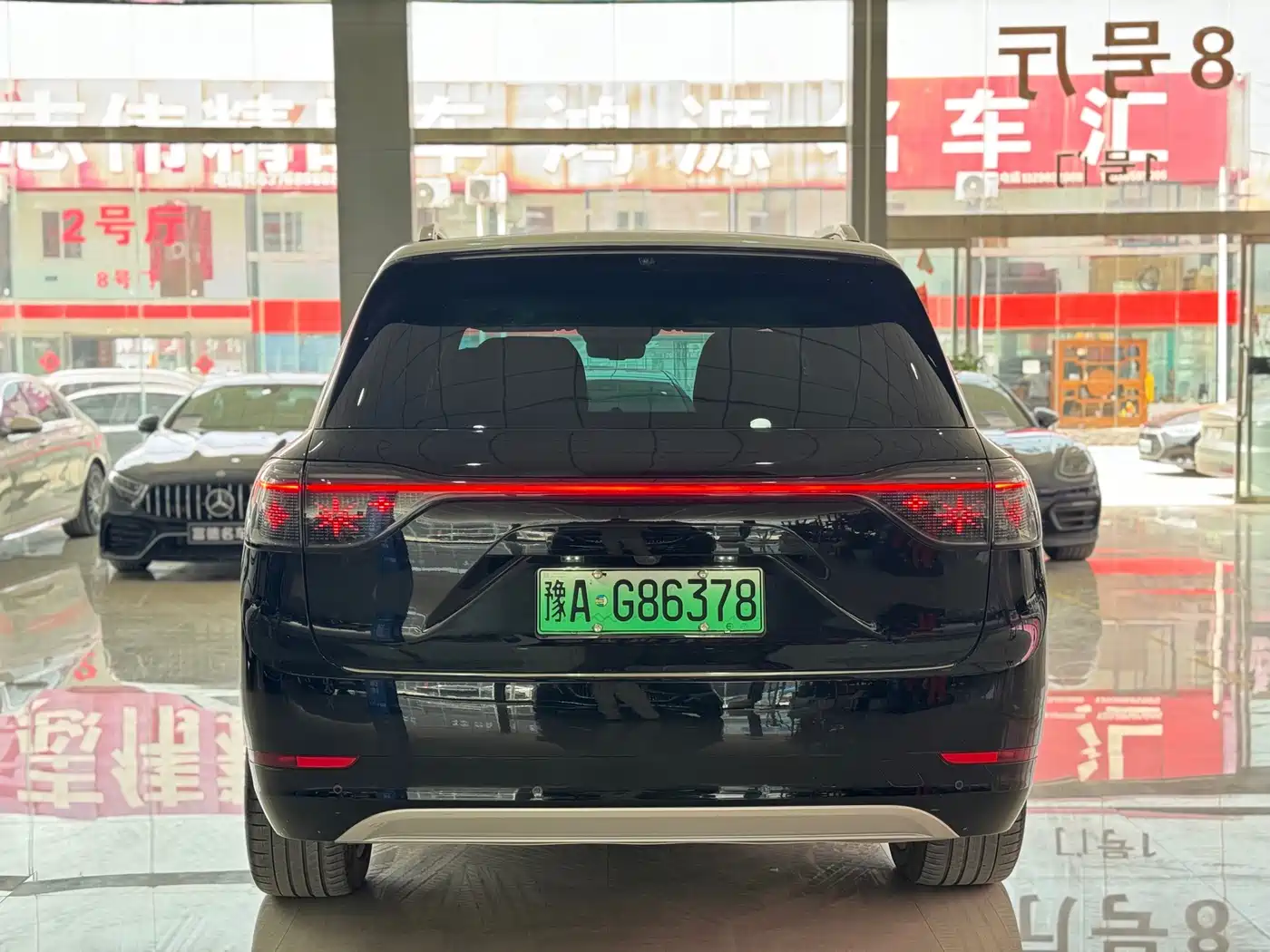 AITO Wenjie AITO M9 2024 Extended Range Ultra 42kWh 6-Seater фото 5