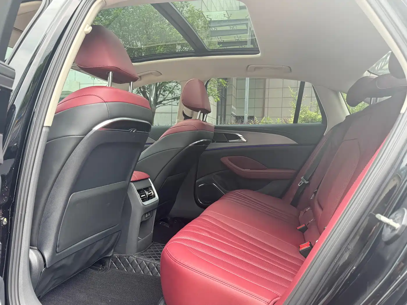 Hongqi H5 2024 2.0T Automatic Smart Connect Flag Smooth Edition фото 10