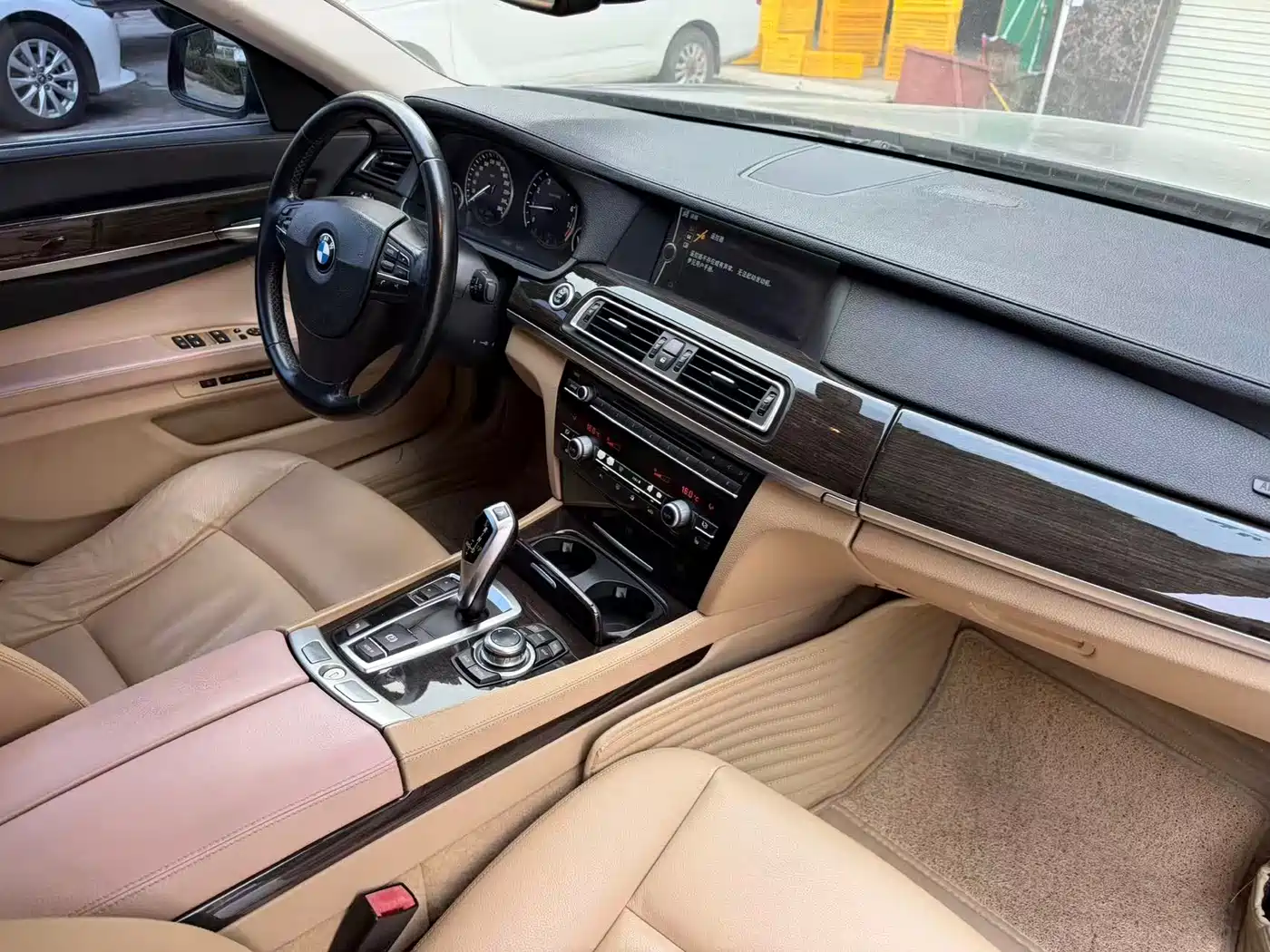 BMW 7 Series 2011 740Li Steinway Limited Edition фото 9