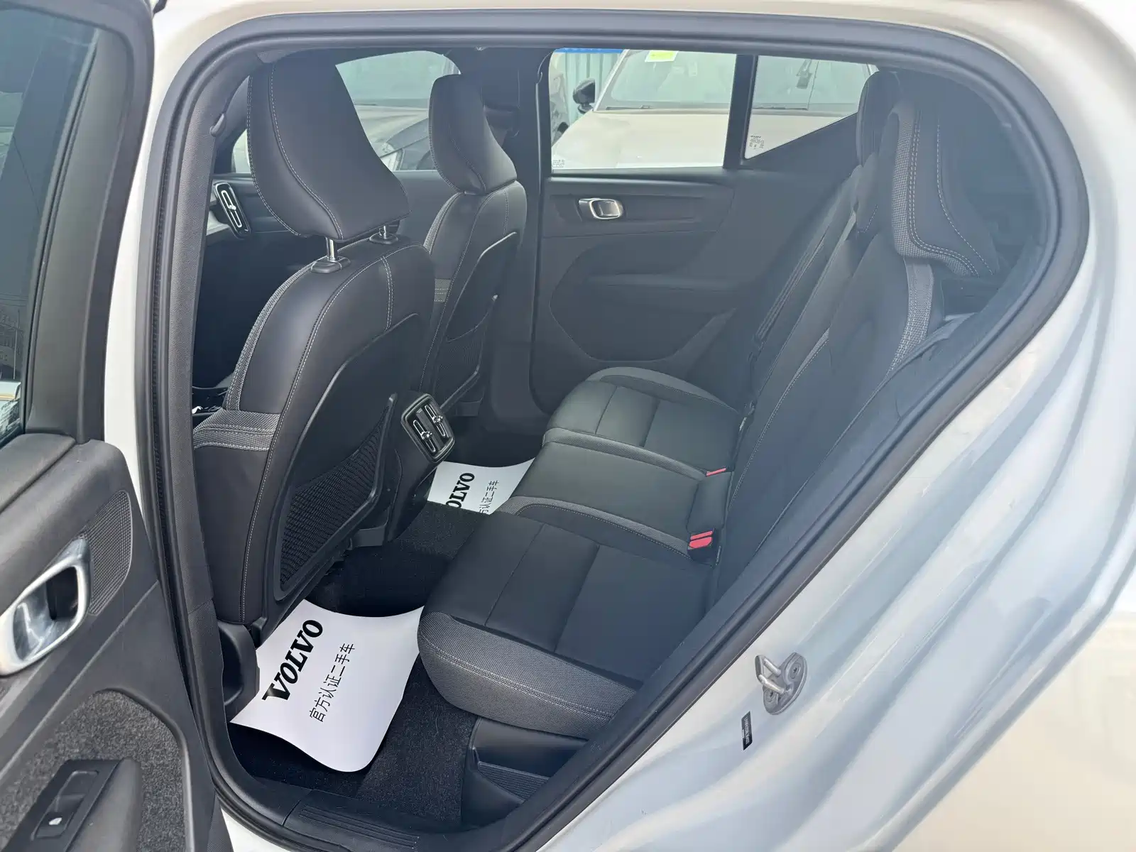 Photo 4 - Volvo XC40