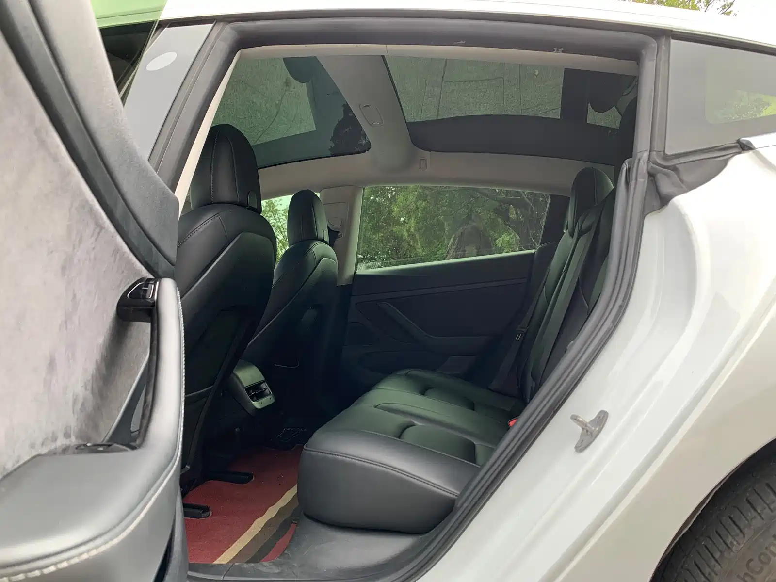 Photo 5 - Tesla Model 3