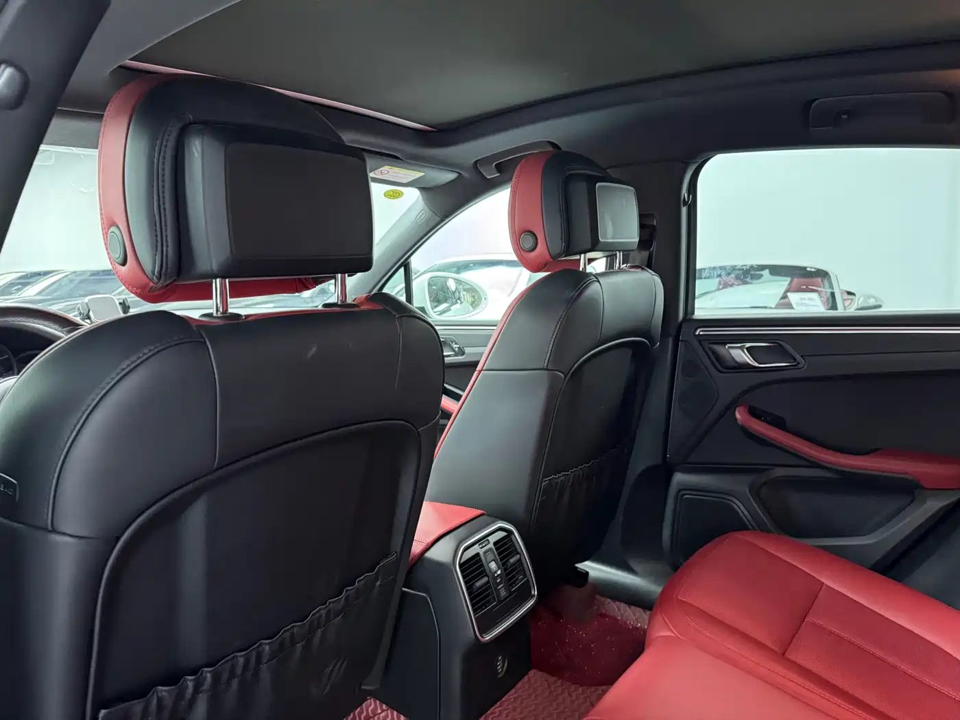 Porsche Macan 2018 Macan 2.0T фото 9