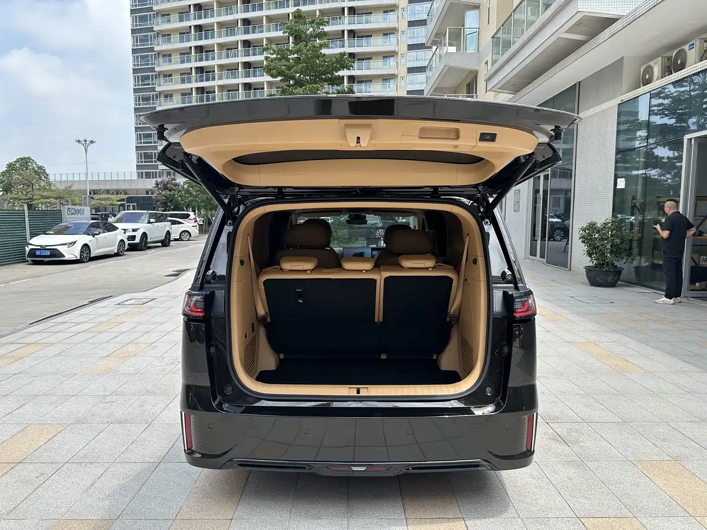 Voyah Auto Voyah Dreamer 2025 PHEV AWD Flagship Kunpeng Edition фото 28