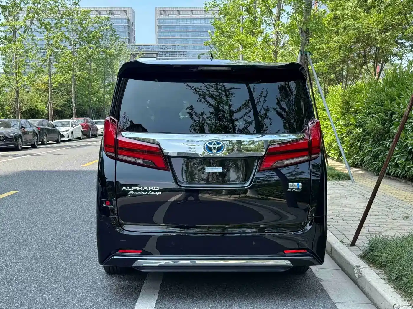 Toyota Alphard 2021 Hybrid 2.5L Ultimate фото 14