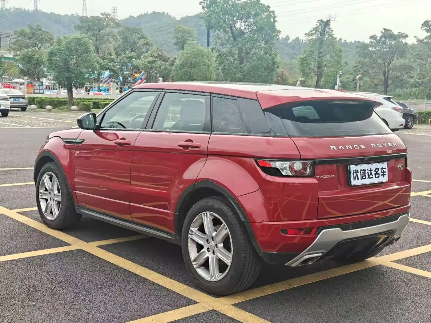Land Rover Range Rover Evoque 2015 2.0T 5-Door Dynamic Edition фото 4