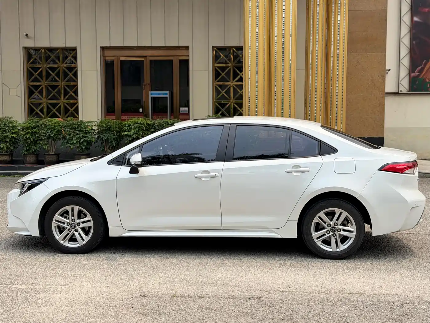 Toyota Levin 2021 185T CVT Luxury Edition фото 6
