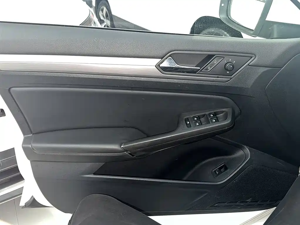 Volkswagen Lamando 2021 280TSI DSG Comfort Edition фото 17
