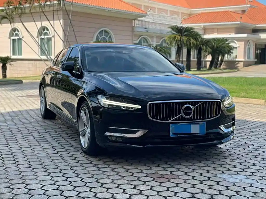 Фото 3 - Volvo S90