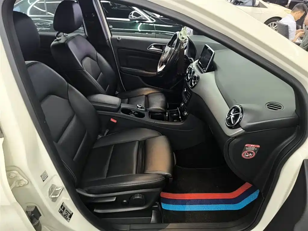Mercedes-Benz B-Class 2015 B 200 Style фото 25