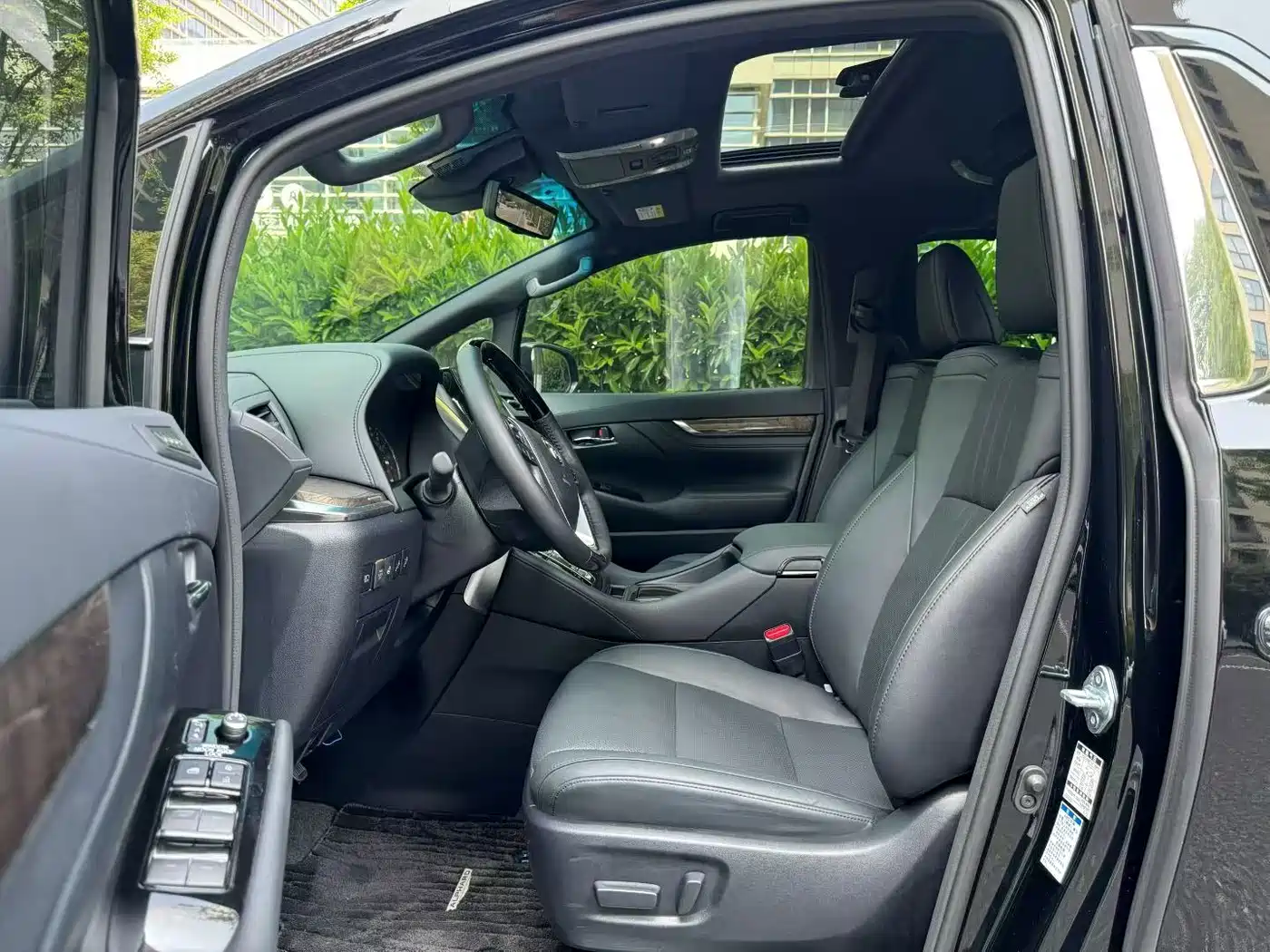 Toyota Alphard 2021 Hybrid 2.5L Ultimate фото 6