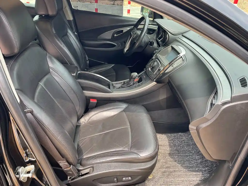 Фото 5 - Buick LaCrosse