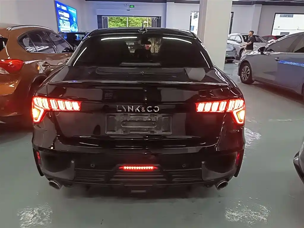 Lynk & Co 03 2019 2.0TD Auto Power Version фото 6