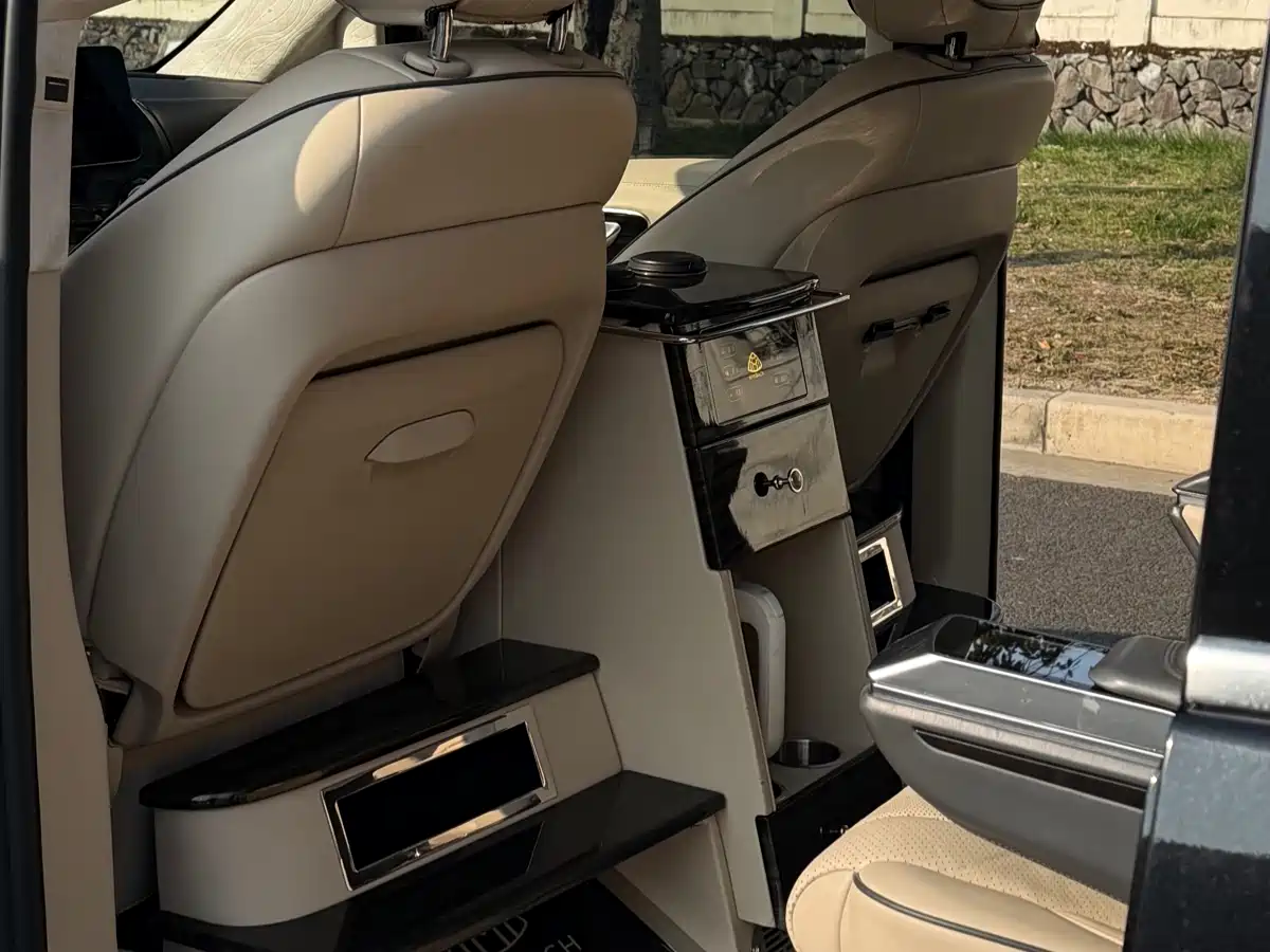 Mercedes-Benz Vito 2021 2.0T Business Edition 8-seater фото 13