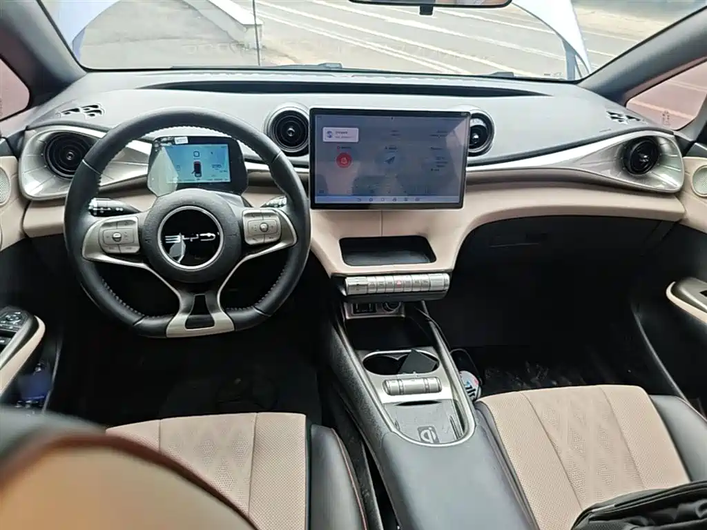 BYD Dolphin 2024 Glory Edition 420km Fashion Edition фото 10