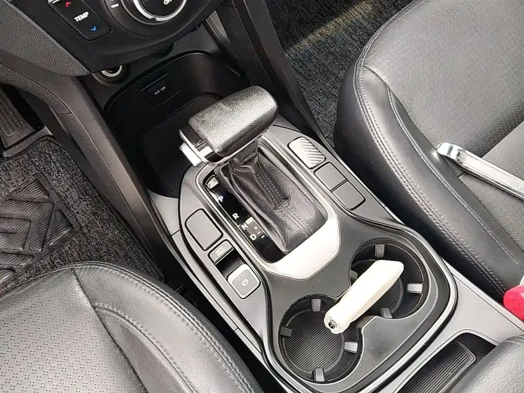 Hyundai Santa Fe 2013 Model 2.4L Automatic 2WD Smart фото 14