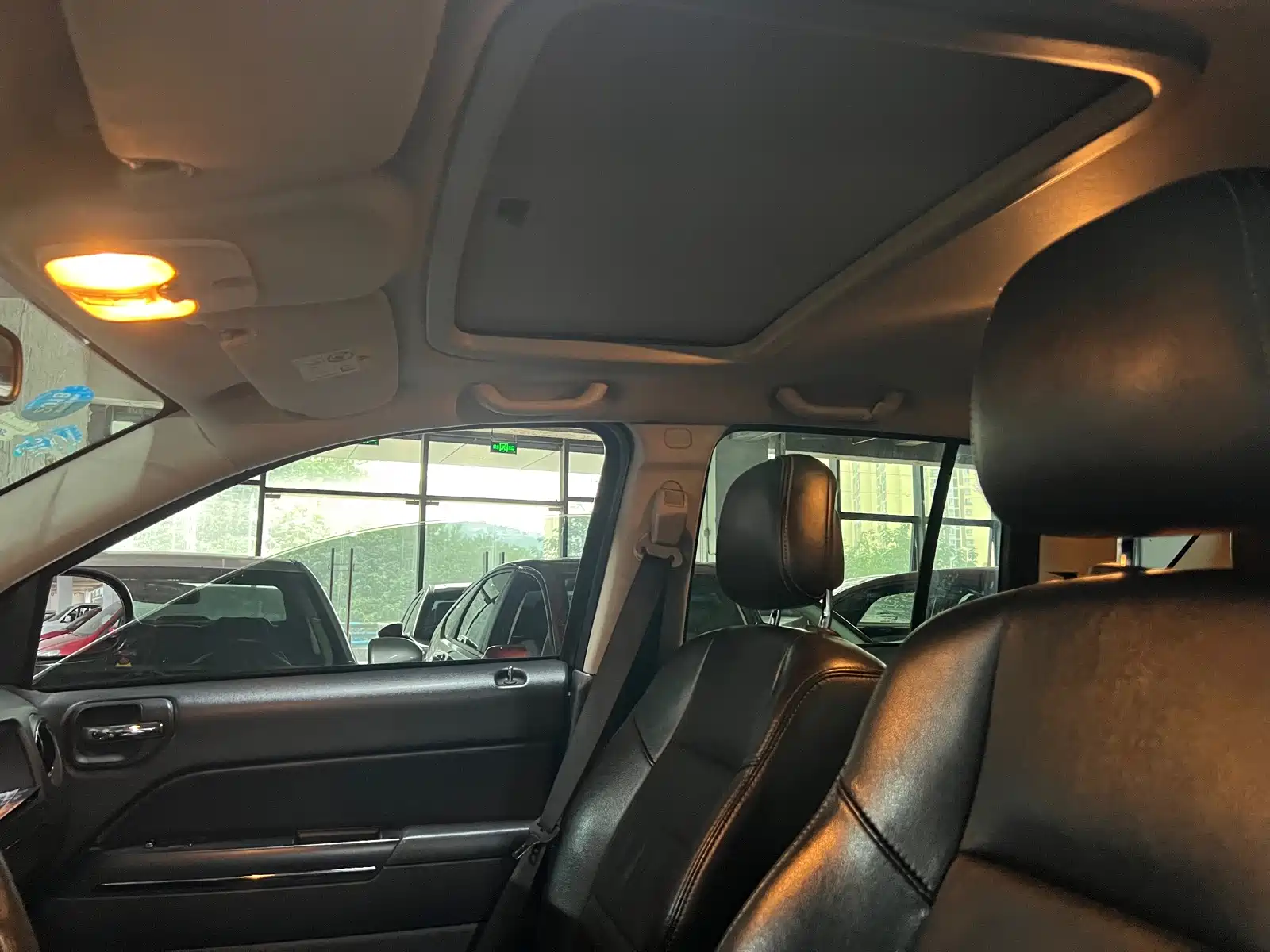Фото 16 - Jeep Compass (Import)