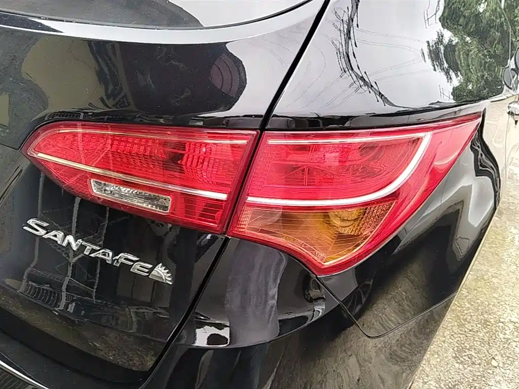 Hyundai Santa Fe 2013 Model 2.4L Automatic 2WD Smart фото 8