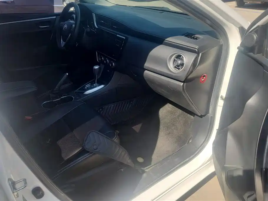 Toyota Corolla 2018 1.2T S-CVT GL Smart Edition фото 8