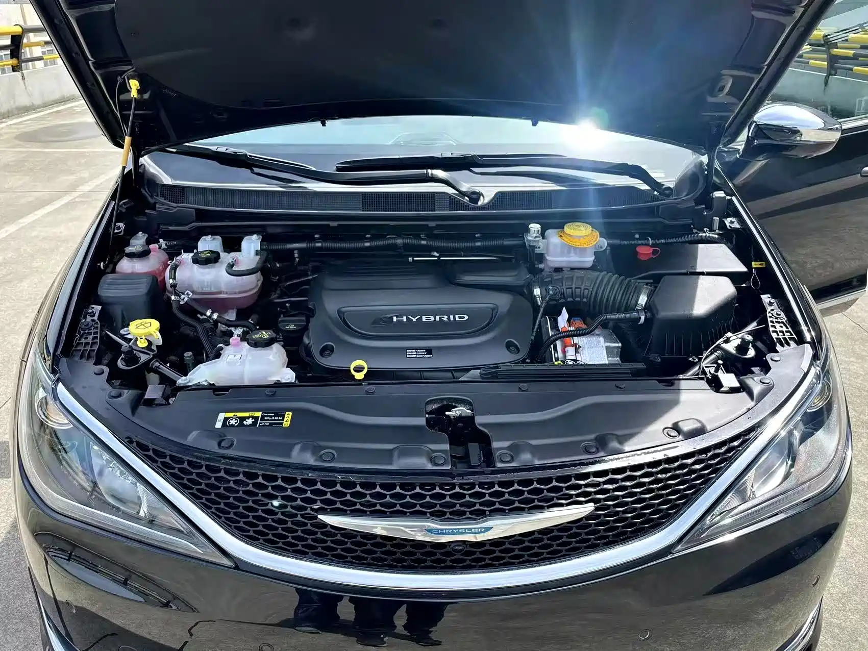 Фото 21 - Chrysler Pacifica PHEV