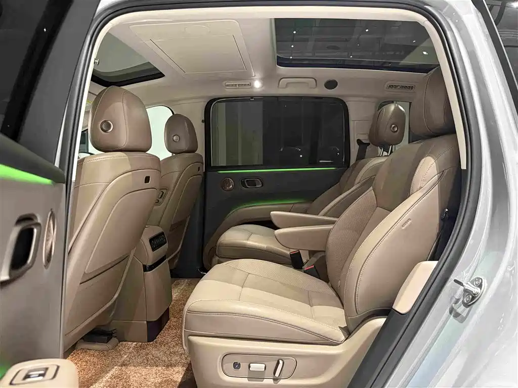 Li Auto Li i8 2025 2025 Standard Edition