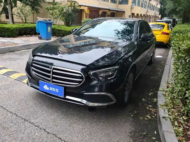 Mercedes-Benz E-Class 2022