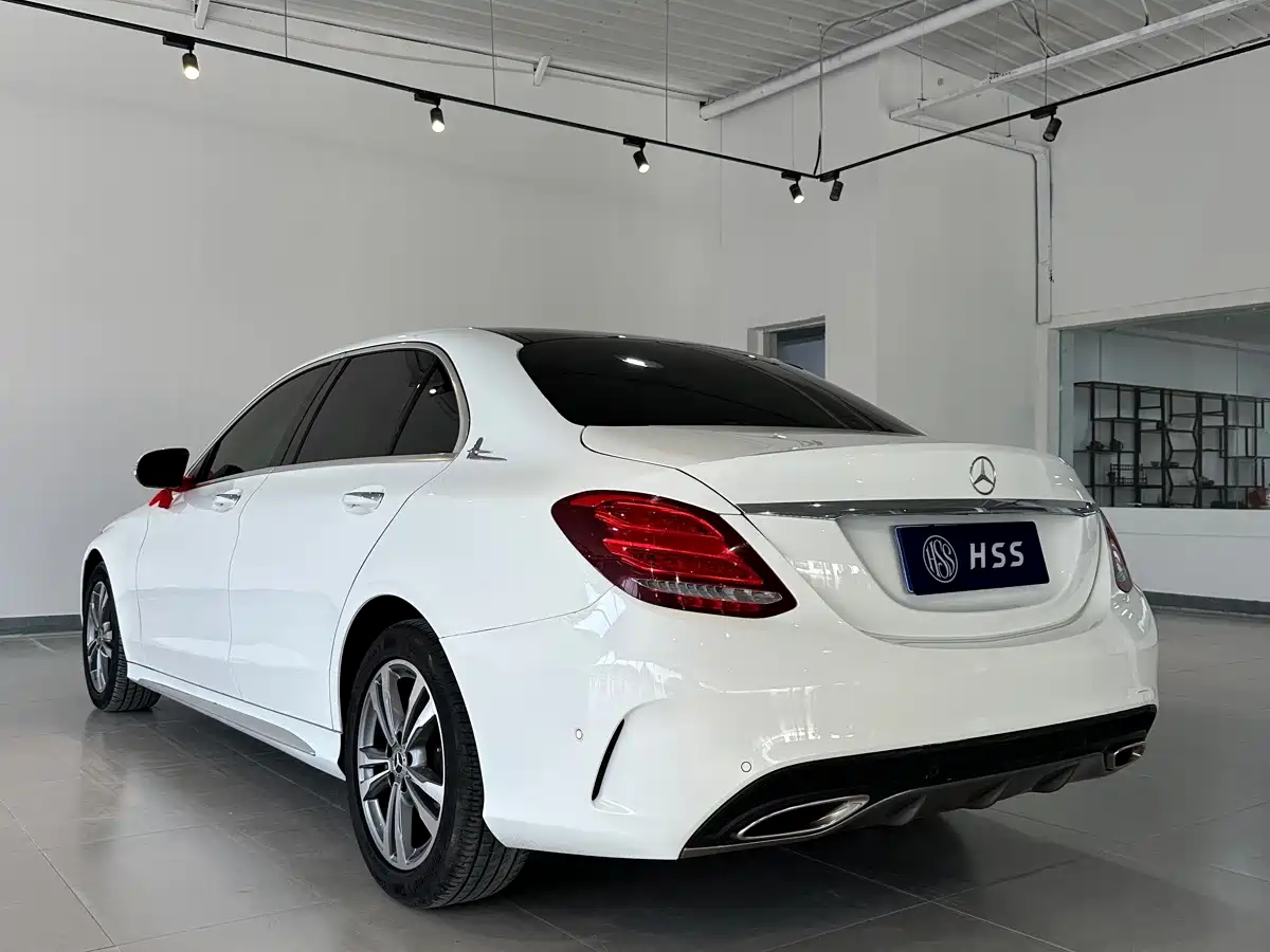 Фото 4 - Mercedes-Benz C-Class