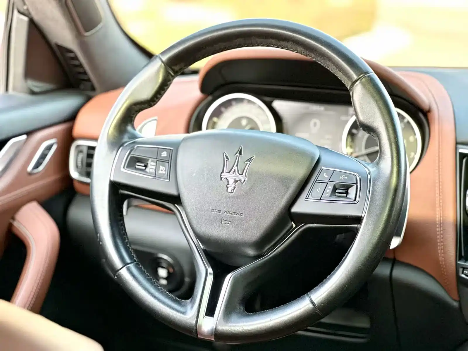 Фото 9 - Maserati Levante