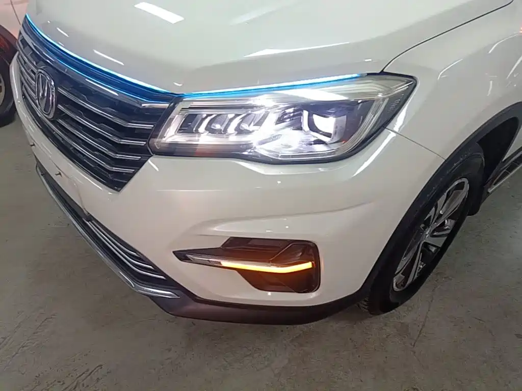 Фото 24 - Changan CS75