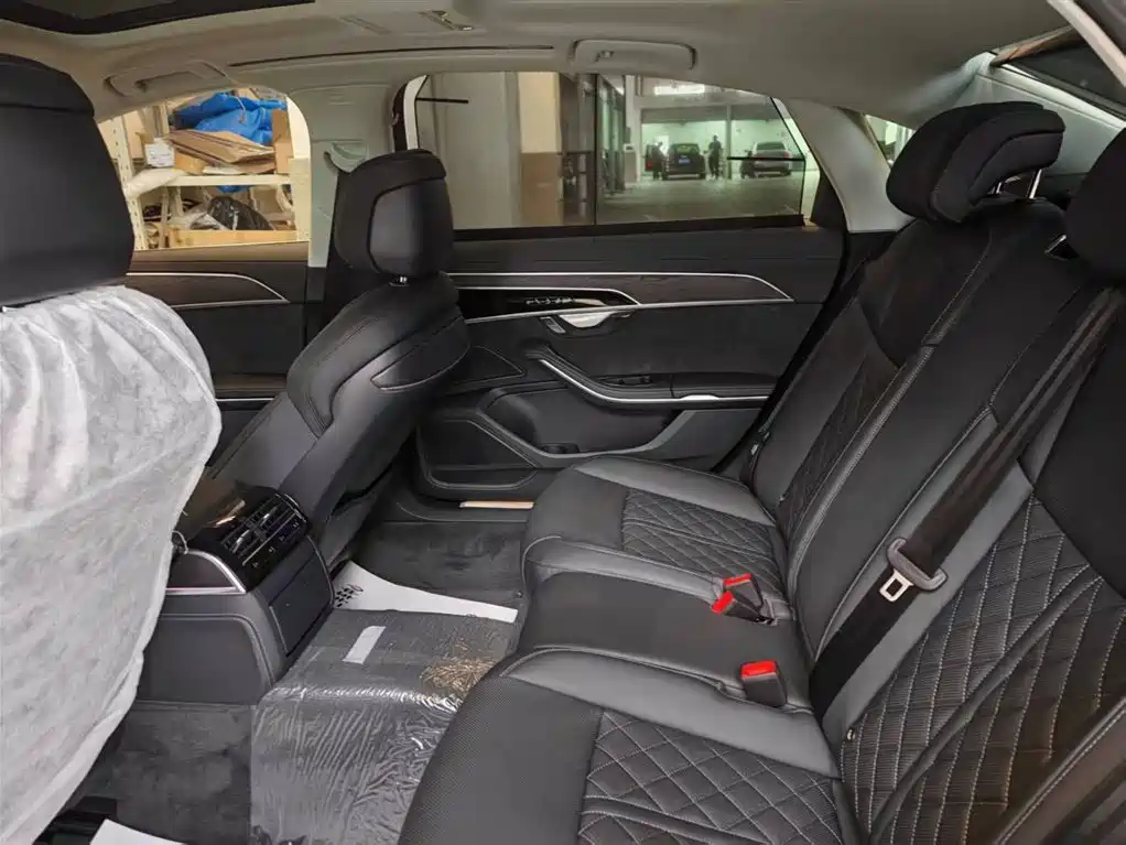 Audi A8 2025 A8L 50 TFSI quattro Exclusive Selection фото 13