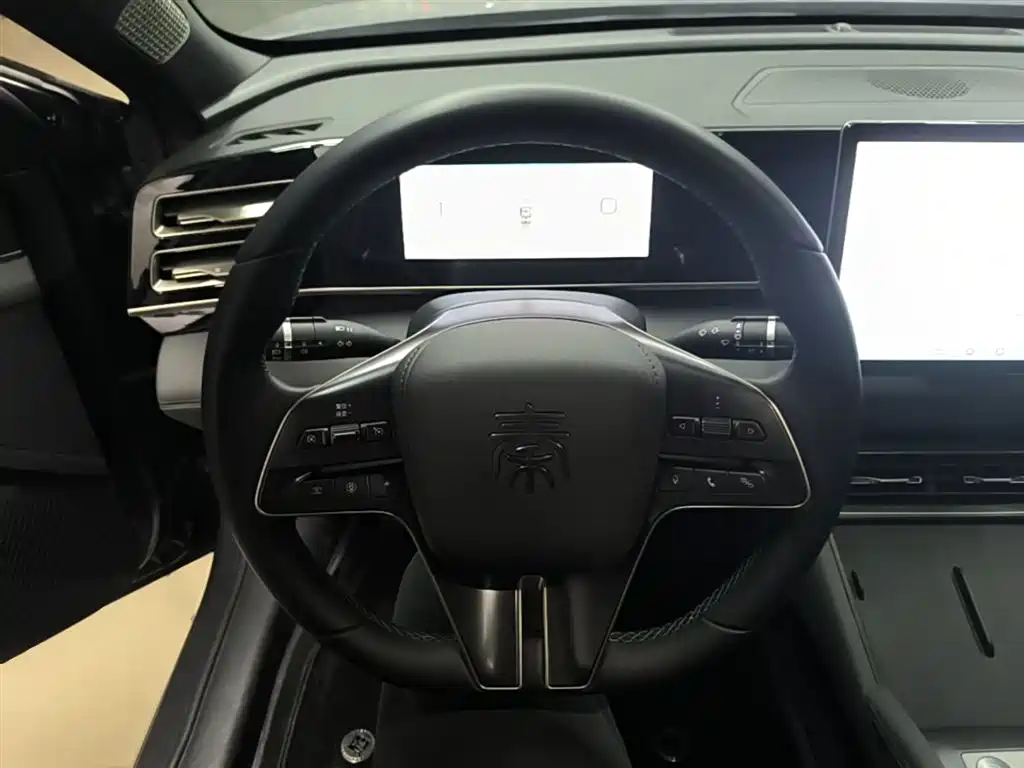BYD Qin L 2024 DM-i 120KM Leading фото 11