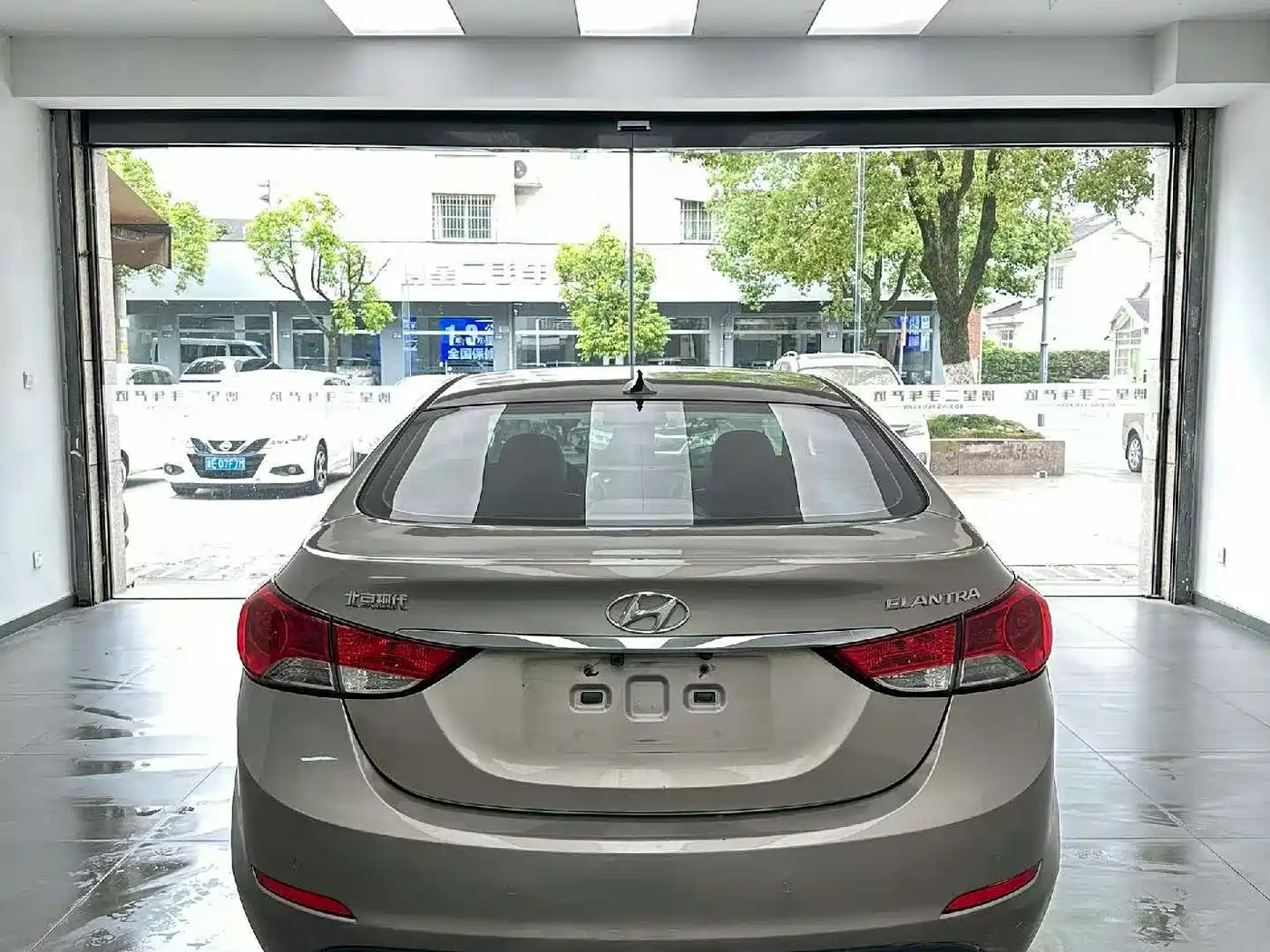 Hyundai Langdong 2012 1.6L Automatic Leading фото 8