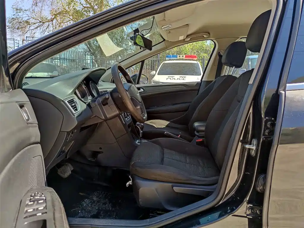 Peugeot 308 2013 Model 1.6L Automatic Superior Style фото 7