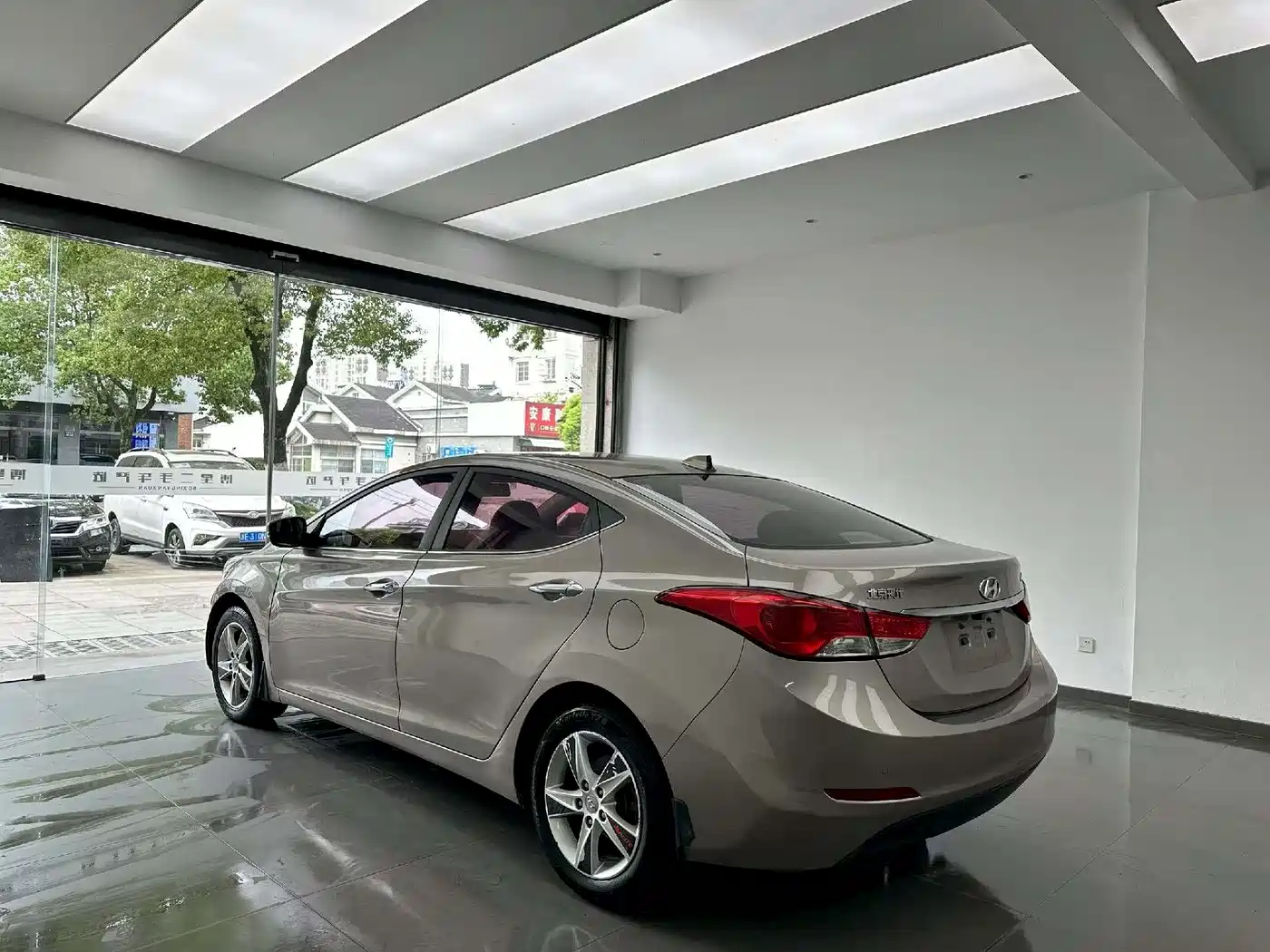 Hyundai Langdong 2012 1.6L Automatic Leading фото 7