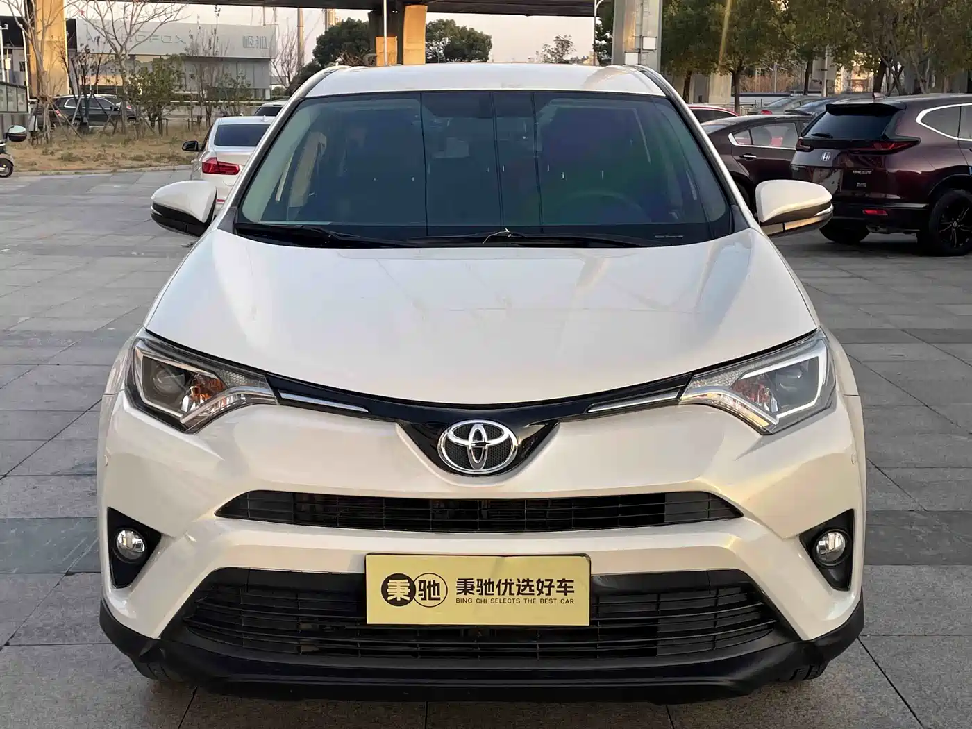 Toyota RAV4 Rongfang 2016 2.0L CVT 2WD Urban (China V) фото 2