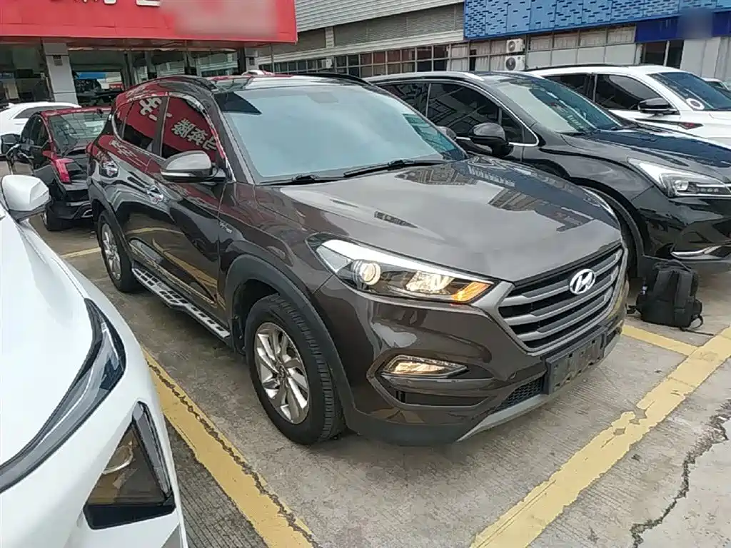 Hyundai Tucson 2018 1.6T DCT 2WD 15th Anniversary Special Edition фото 4